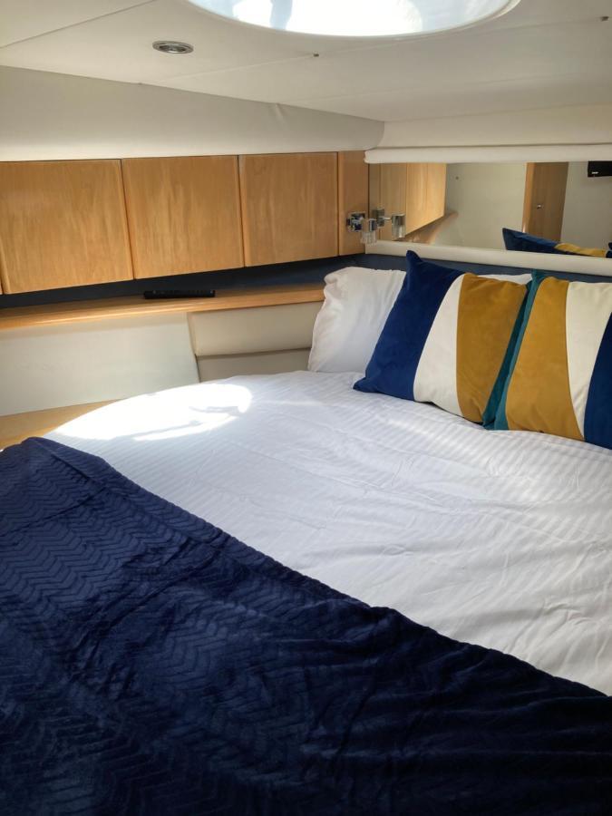 לונדון Entire Boat At St Katherine Docks 2 Available Select Using Room Options מראה חיצוני תמונה