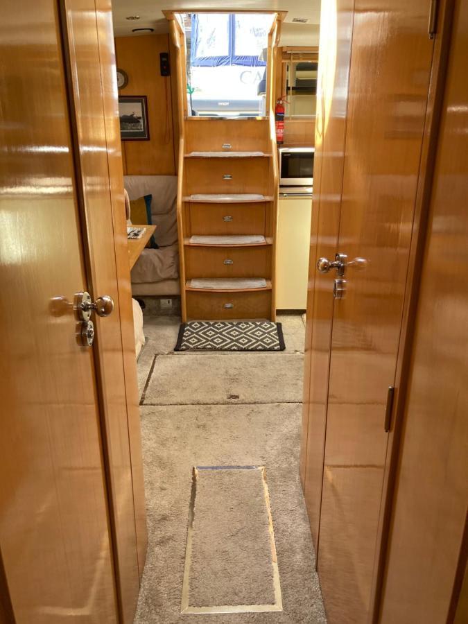 לונדון Entire Boat At St Katherine Docks 2 Available Select Using Room Options מראה חיצוני תמונה