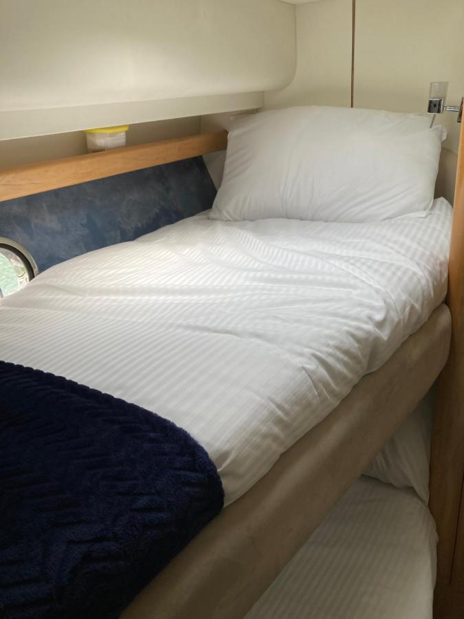 לונדון Entire Boat At St Katherine Docks 2 Available Select Using Room Options מראה חיצוני תמונה