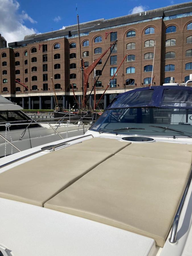לונדון Entire Boat At St Katherine Docks 2 Available Select Using Room Options מראה חיצוני תמונה