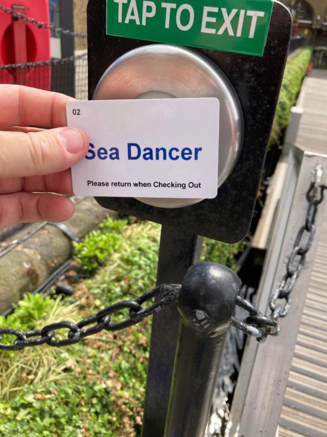 לונדון Entire Boat At St Katherine Docks 2 Available Select Using Room Options מראה חיצוני תמונה