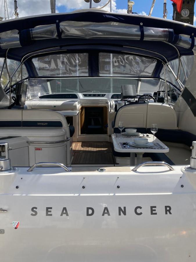 לונדון Entire Boat At St Katherine Docks 2 Available Select Using Room Options מראה חיצוני תמונה