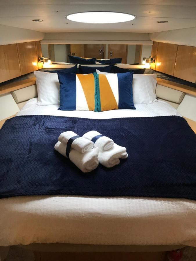 לונדון Entire Boat At St Katherine Docks 2 Available Select Using Room Options מראה חיצוני תמונה