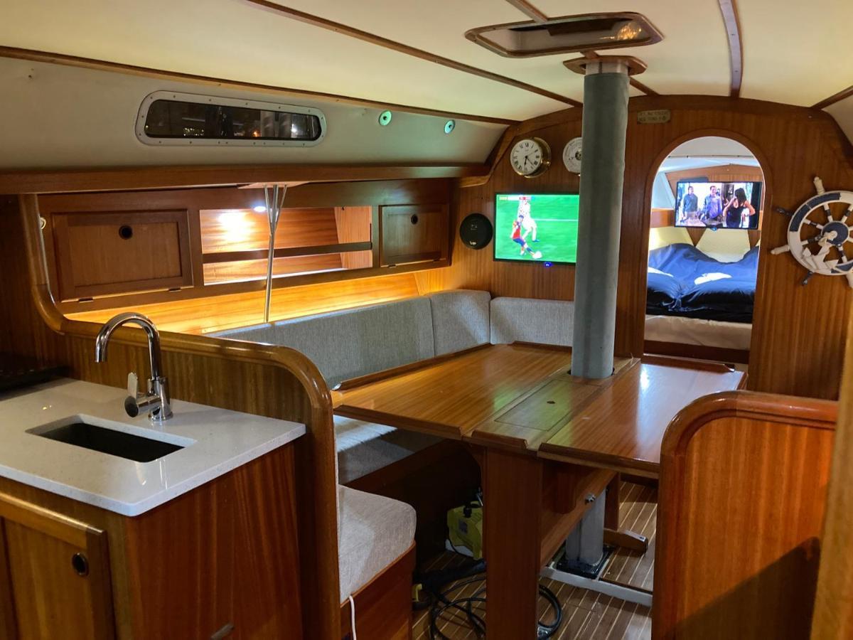 לונדון Entire Boat At St Katherine Docks 2 Available Select Using Room Options מראה חיצוני תמונה