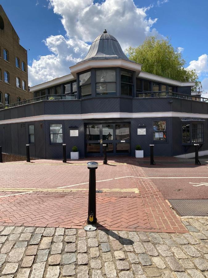 לונדון Entire Boat At St Katherine Docks 2 Available Select Using Room Options מראה חיצוני תמונה