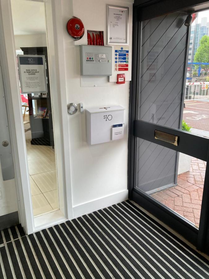 לונדון Entire Boat At St Katherine Docks 2 Available Select Using Room Options מראה חיצוני תמונה