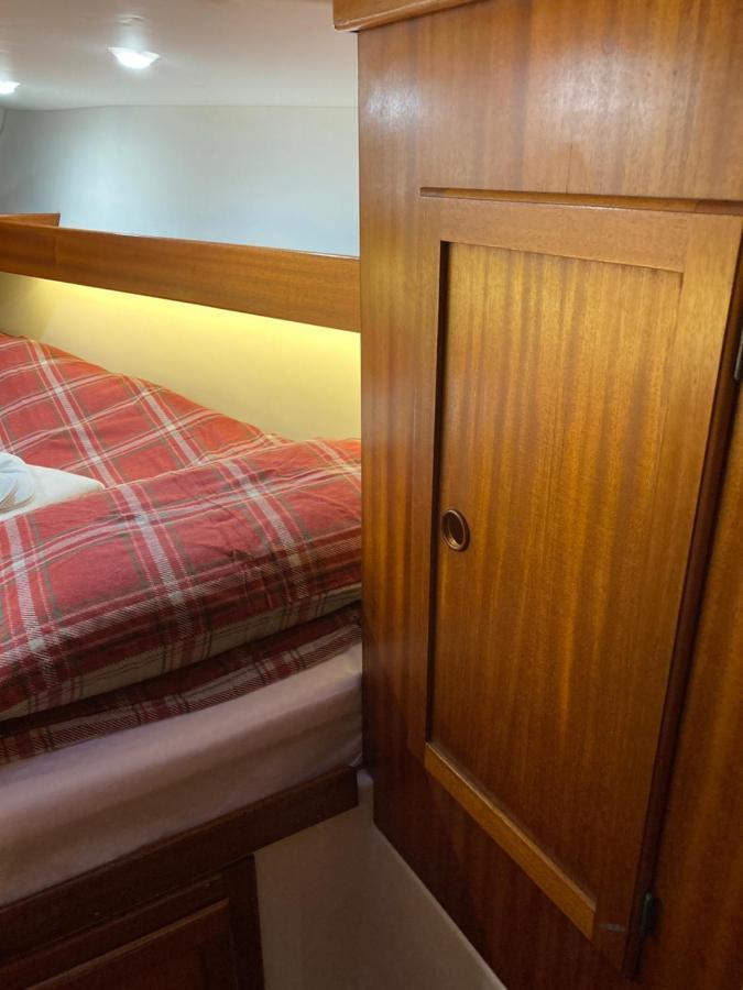לונדון Entire Boat At St Katherine Docks 2 Available Select Using Room Options מראה חיצוני תמונה